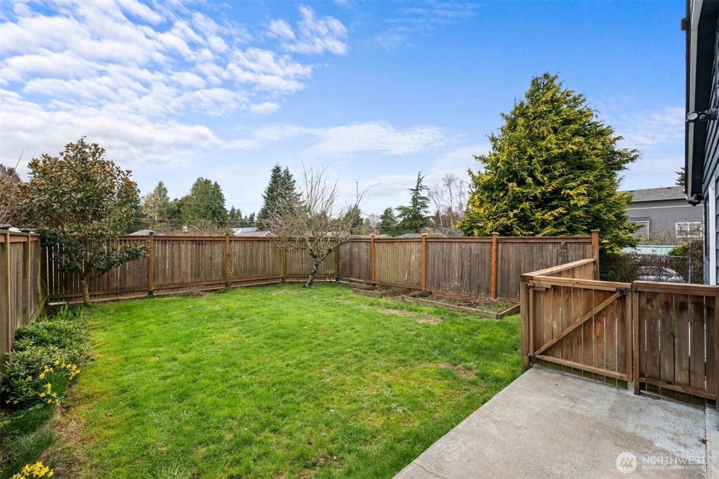 8341 28th Avenue NW, Seattle, WA 98117