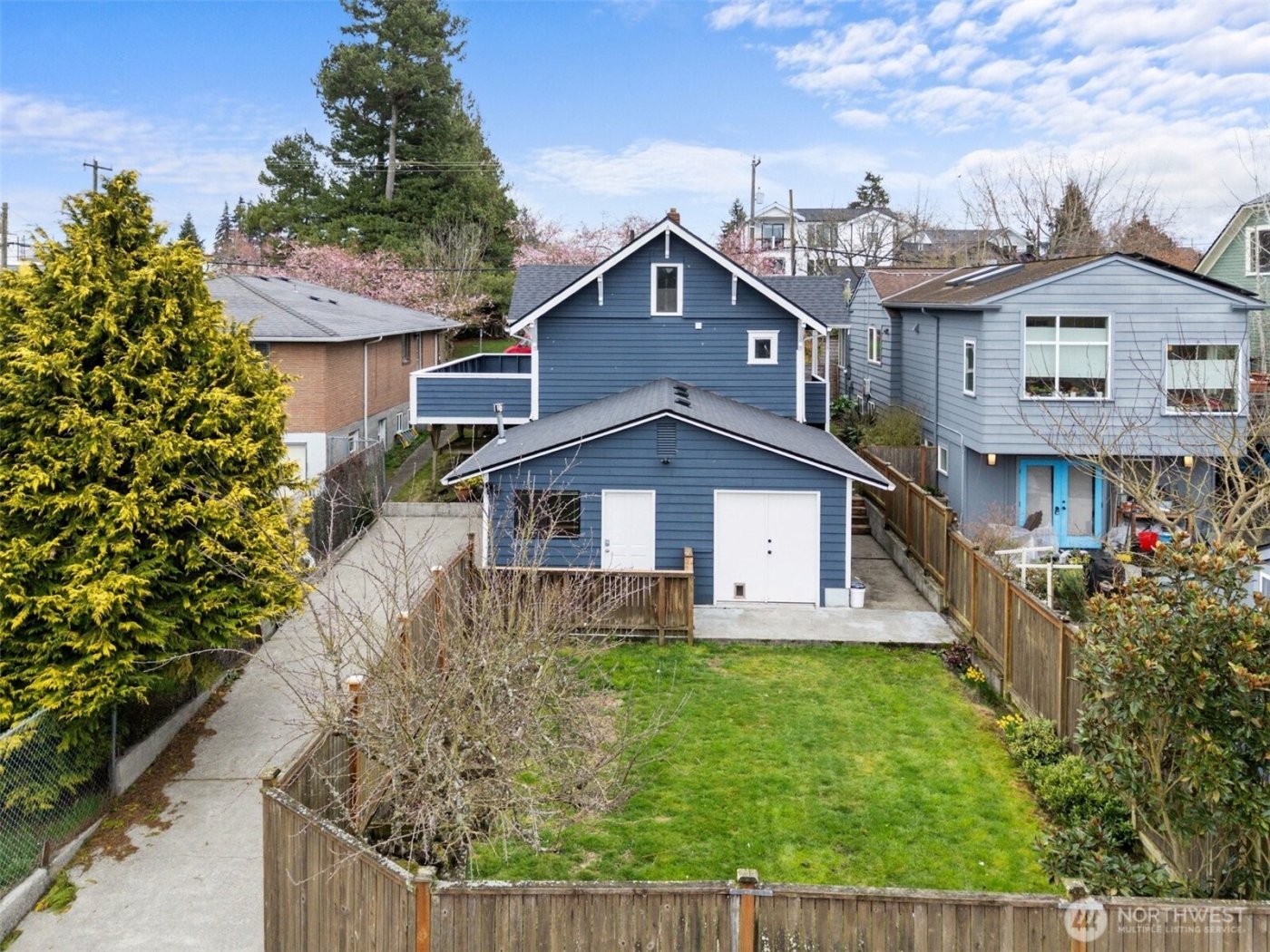 8341 28th Avenue NW, Seattle, WA 98117