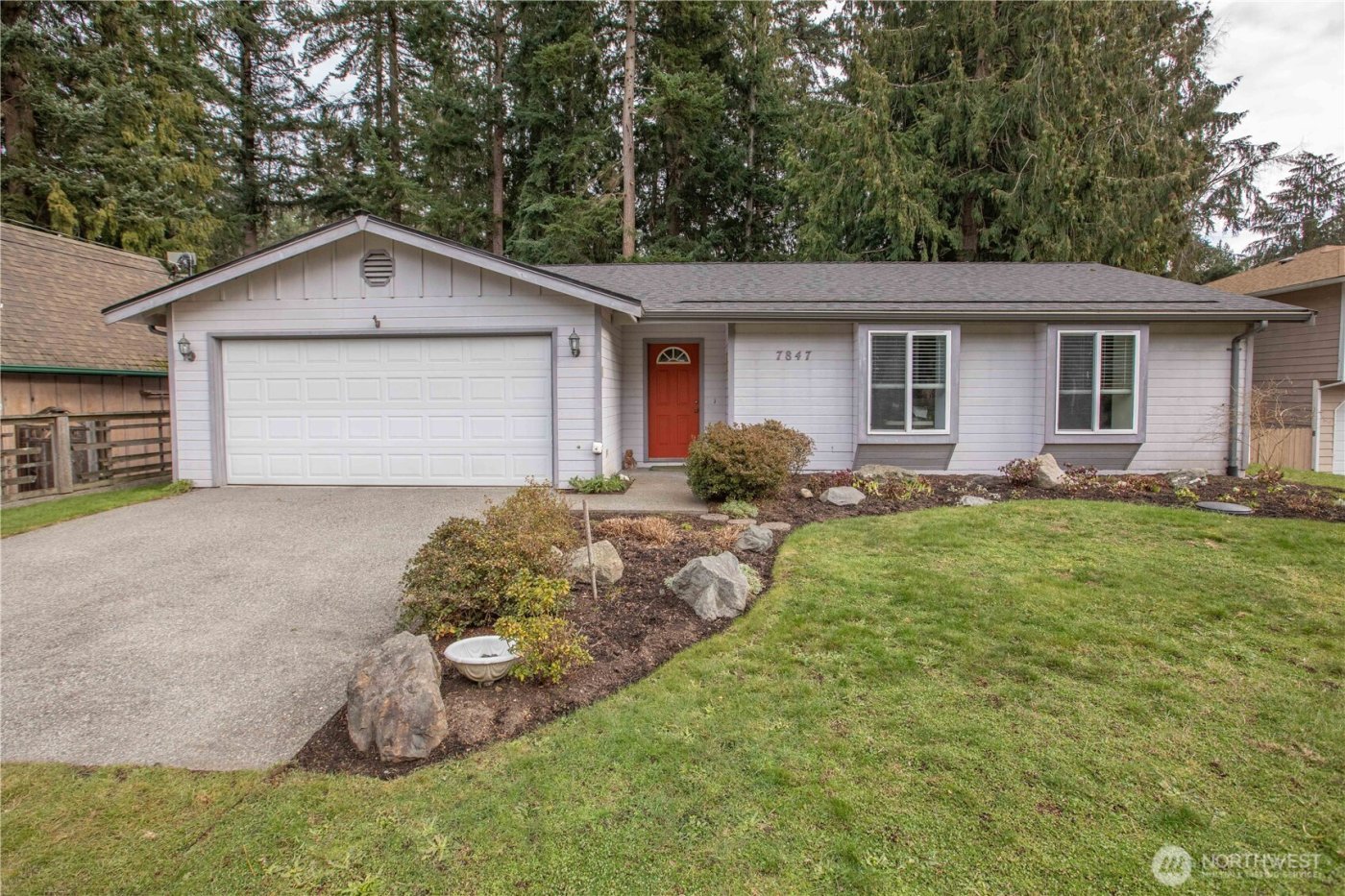 7847 Blakely Avenue , Clinton, WA 98236