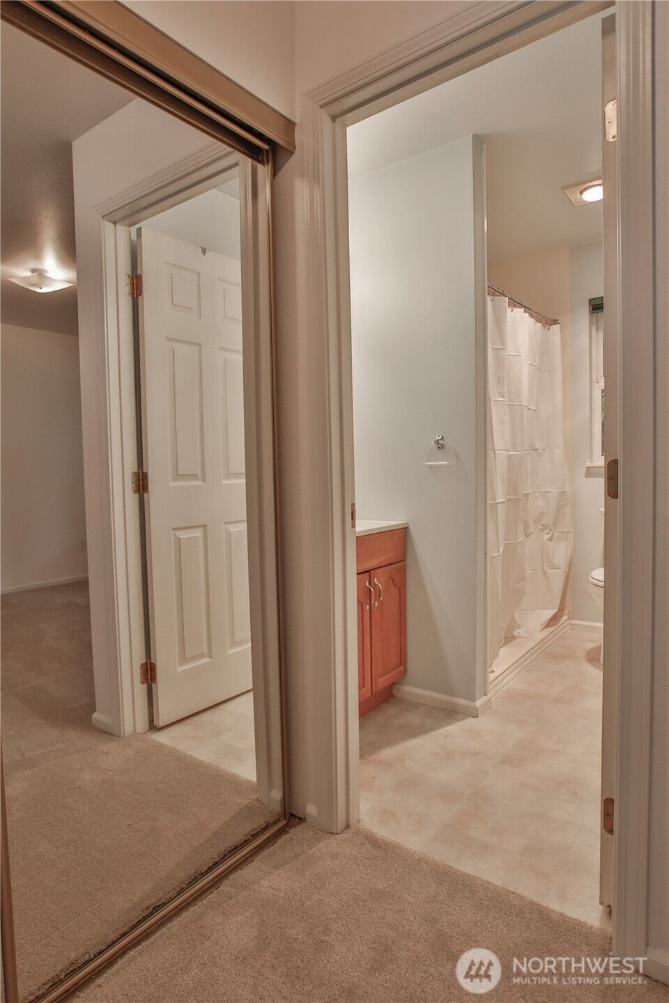 7847 Blakely Avenue , Clinton, WA 98236