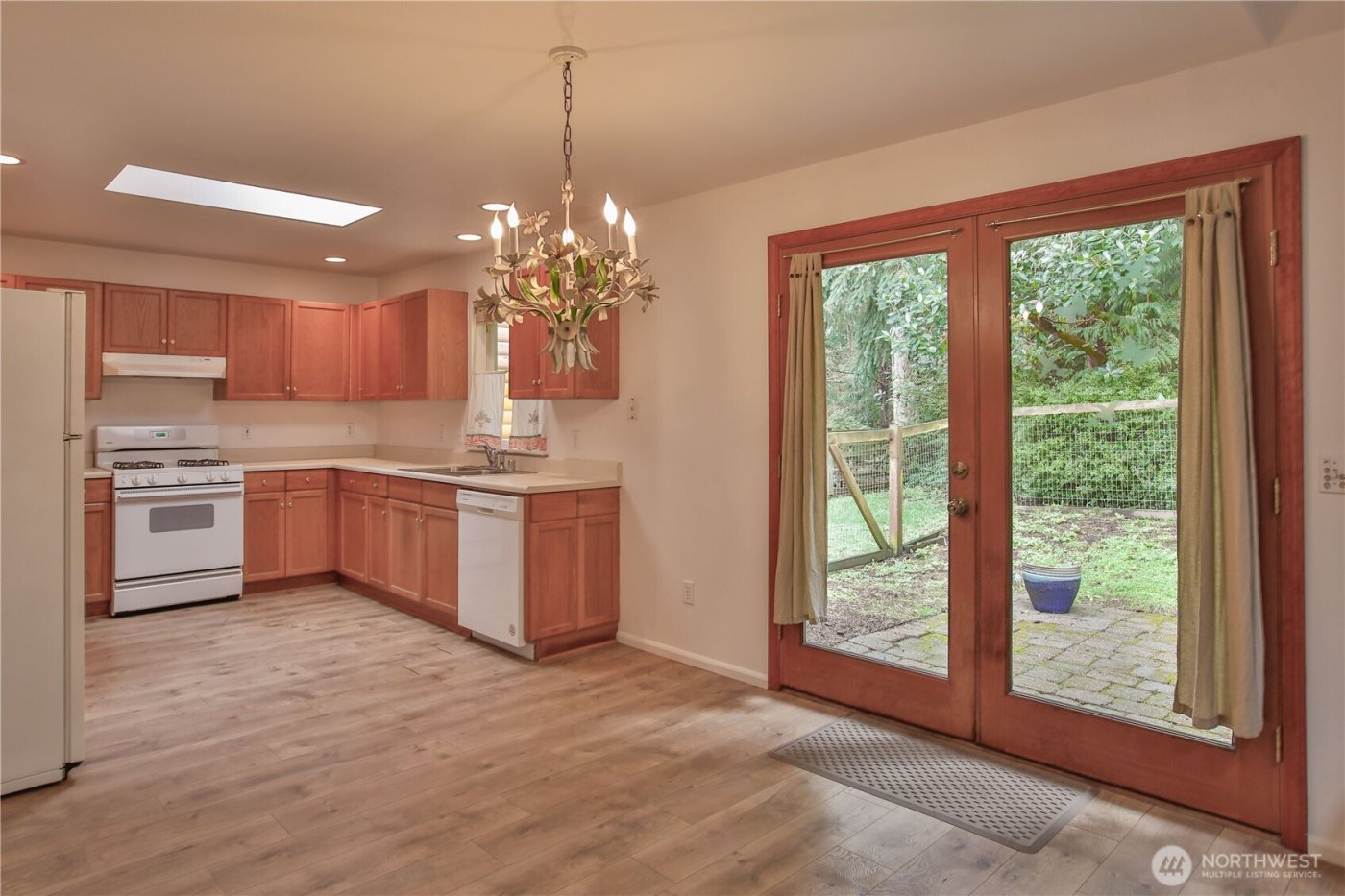 7847 Blakely Avenue , Clinton, WA 98236