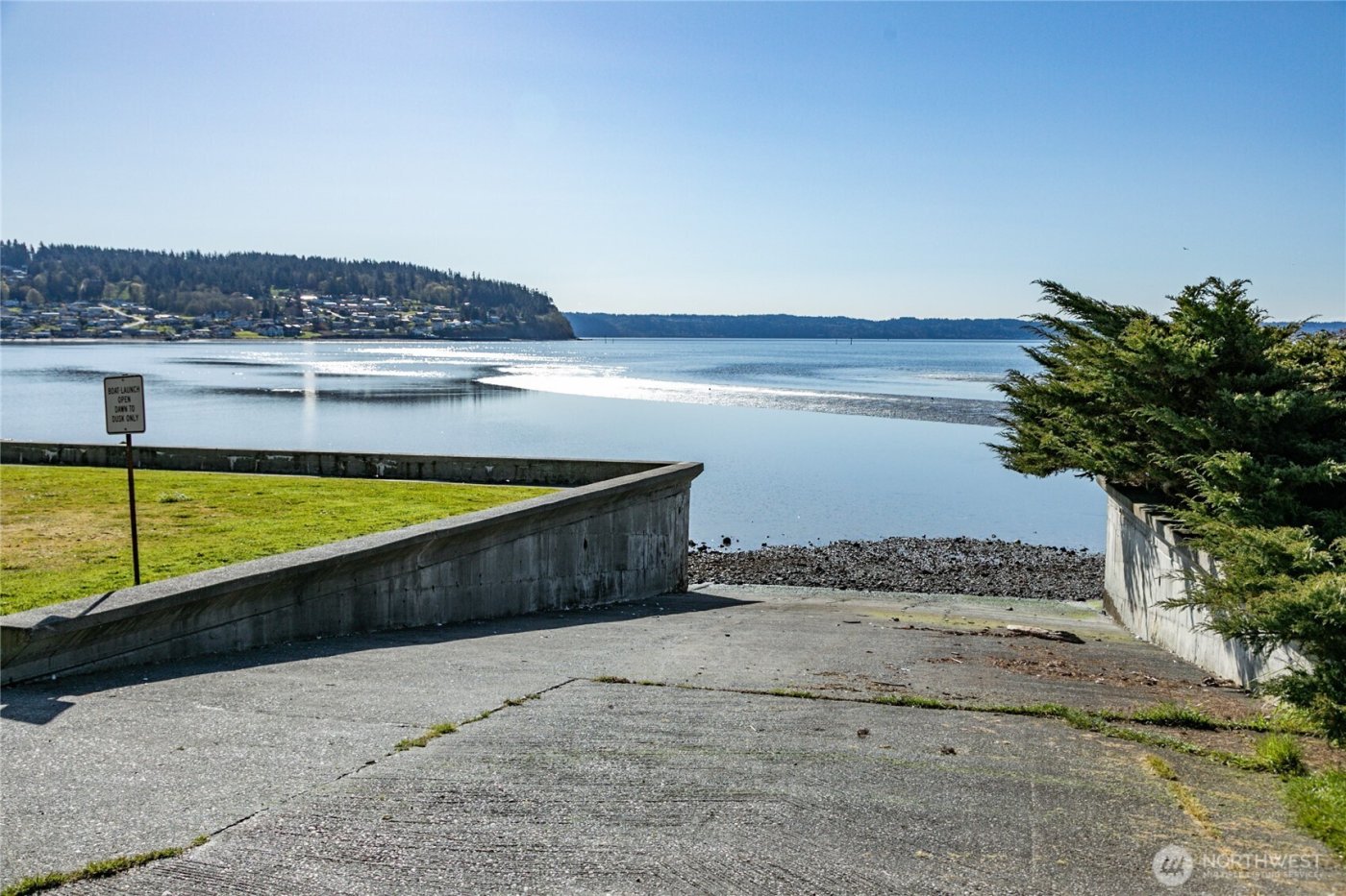 7847 Blakely Avenue , Clinton, WA 98236