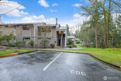 9919 NE 144th Lane #606, Kirkland, WA 98034