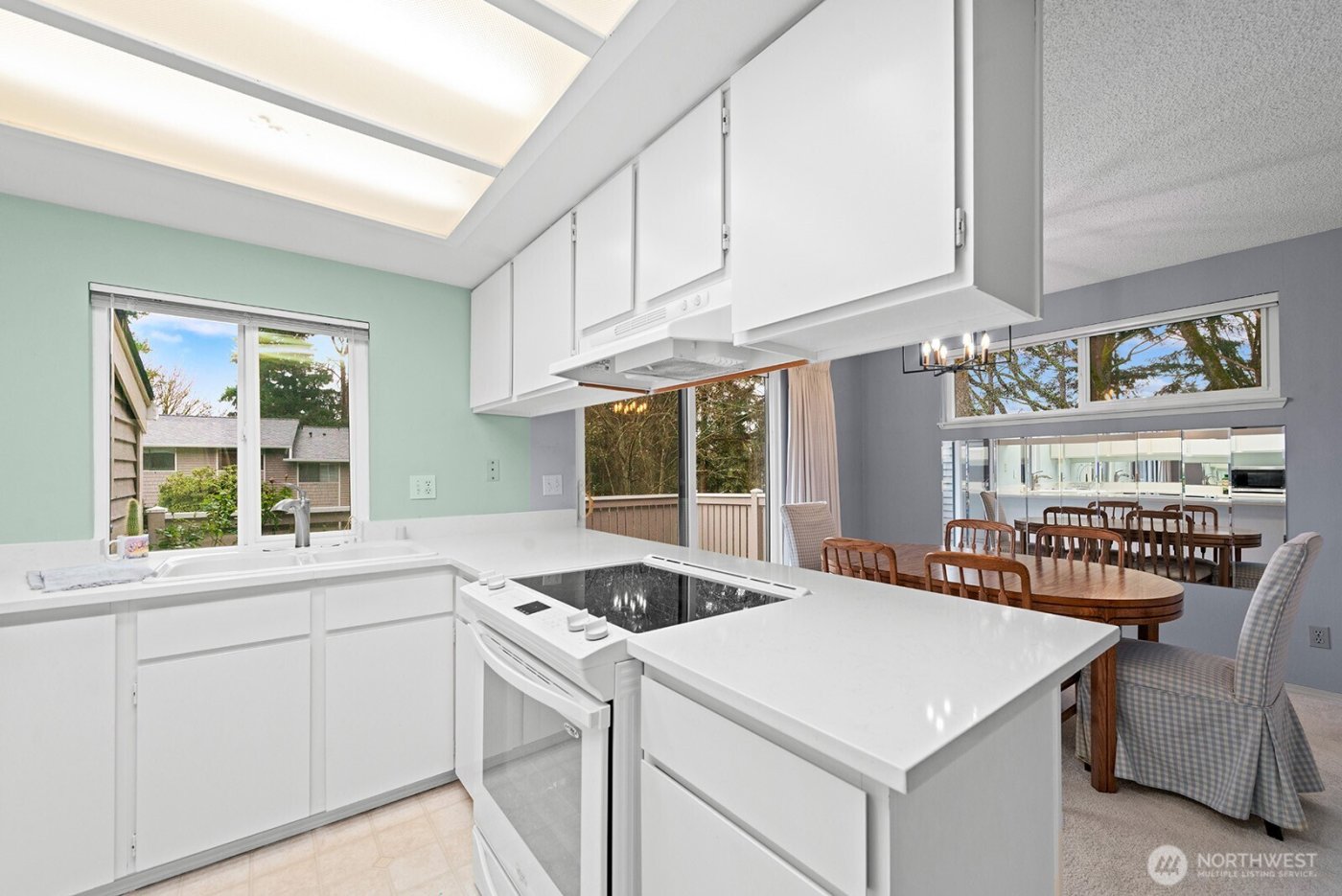 9919 NE 144th Lane #606, Kirkland, WA 98034