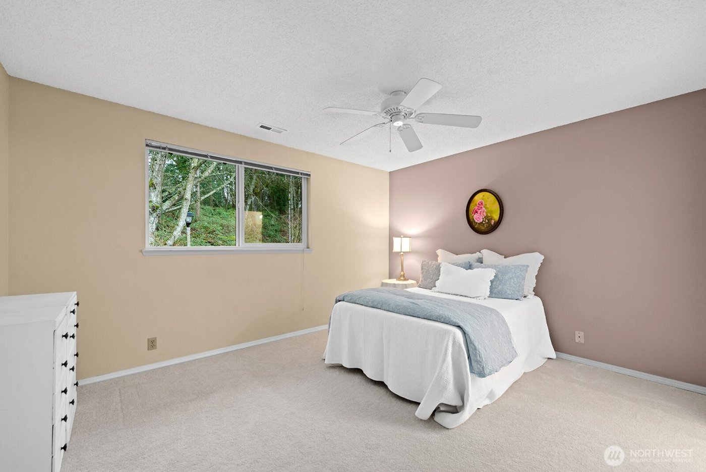 9919 NE 144th Lane #606, Kirkland, WA 98034