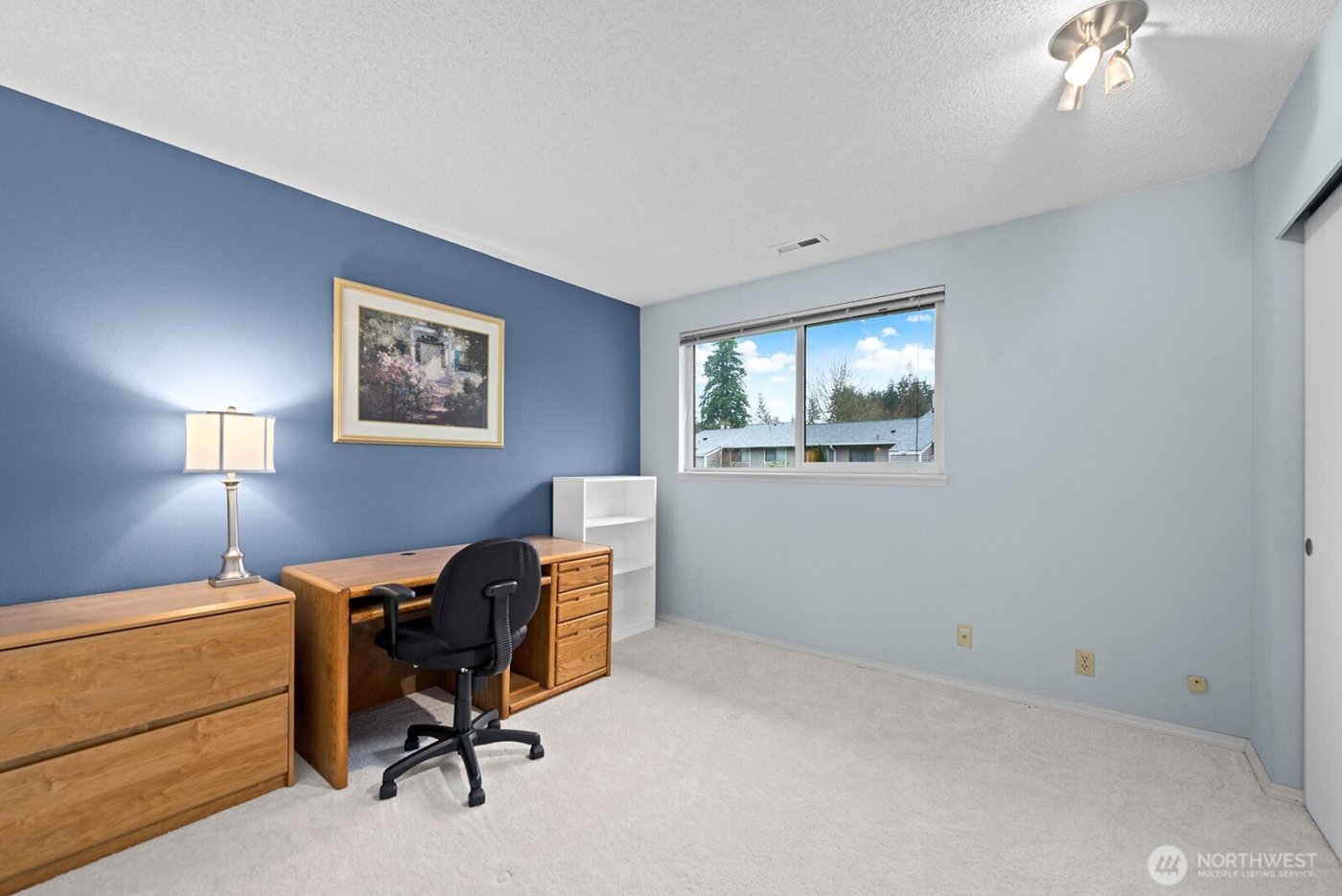 9919 NE 144th Lane #606, Kirkland, WA 98034