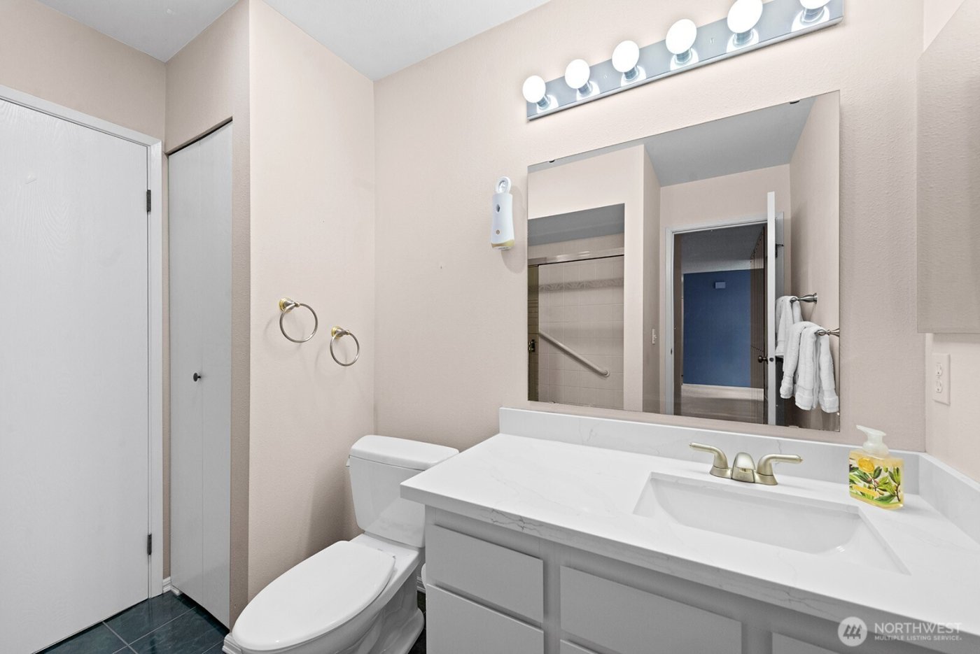 9919 NE 144th Lane #606, Kirkland, WA 98034