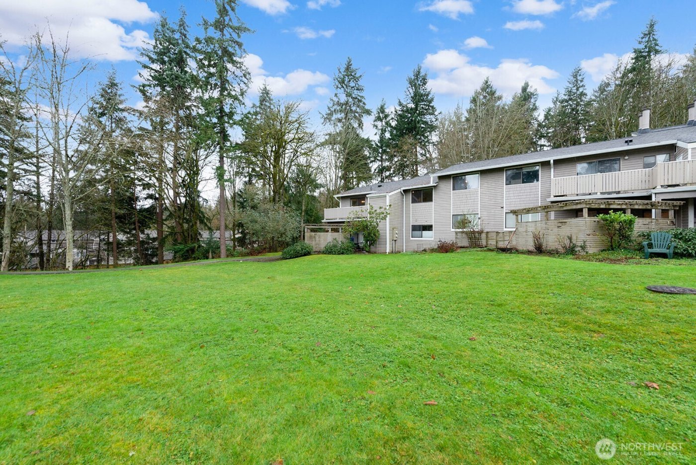 9919 NE 144th Lane #606, Kirkland, WA 98034