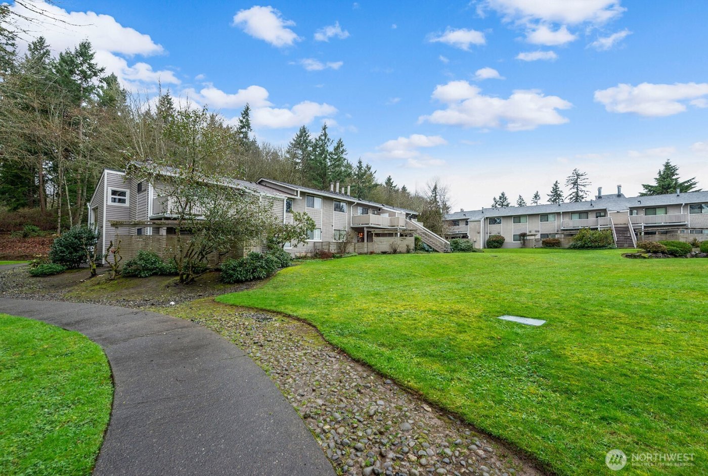 9919 NE 144th Lane #606, Kirkland, WA 98034