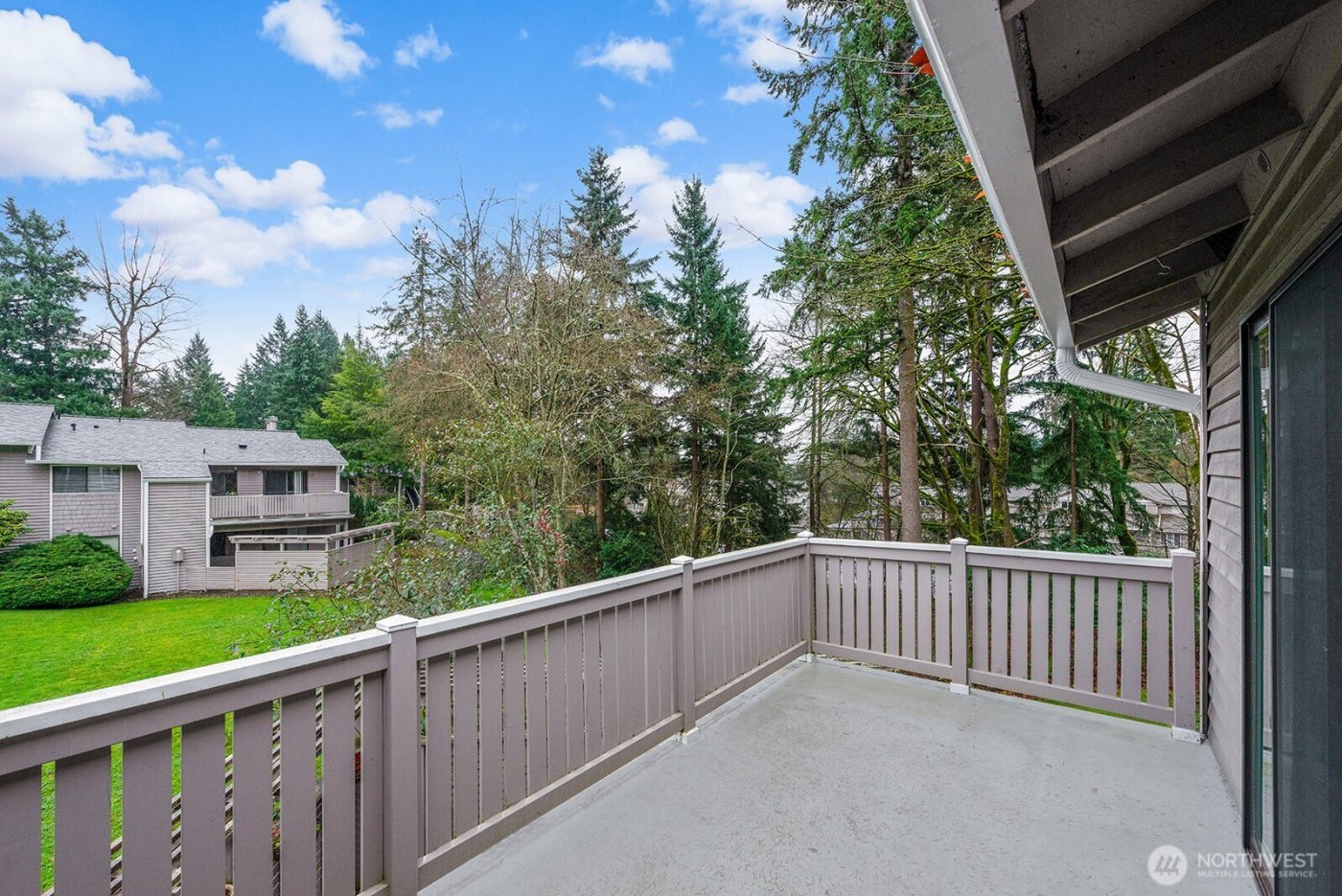 9919 NE 144th Lane #606, Kirkland, WA 98034