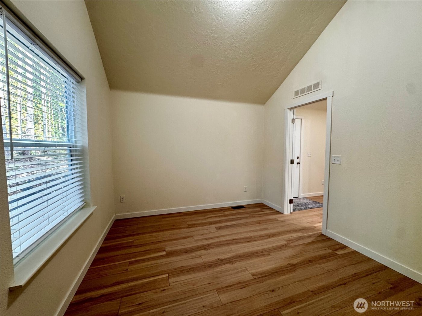 33 N Mount Washington Place , Hoodsport, WA 98548