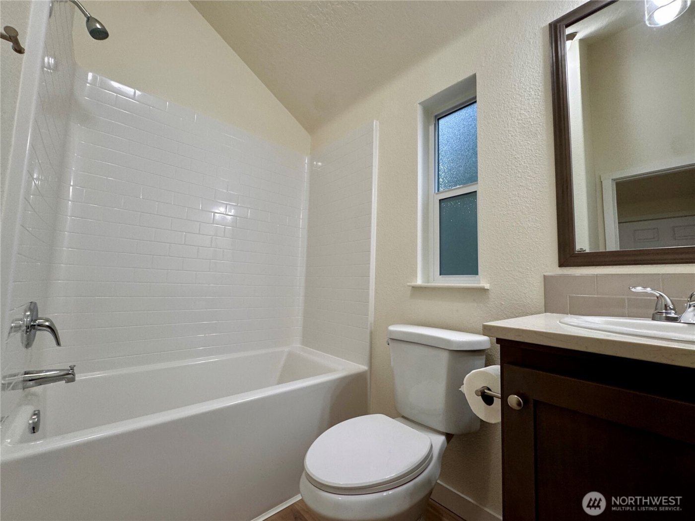 33 N Mount Washington Place , Hoodsport, WA 98548