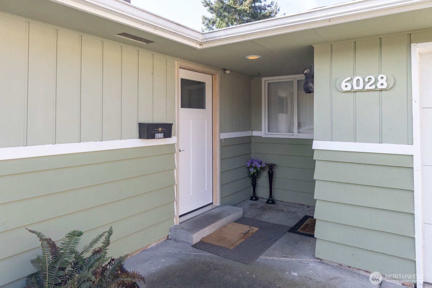 6028 S Prospect Street , Tacoma, WA 98409-6815