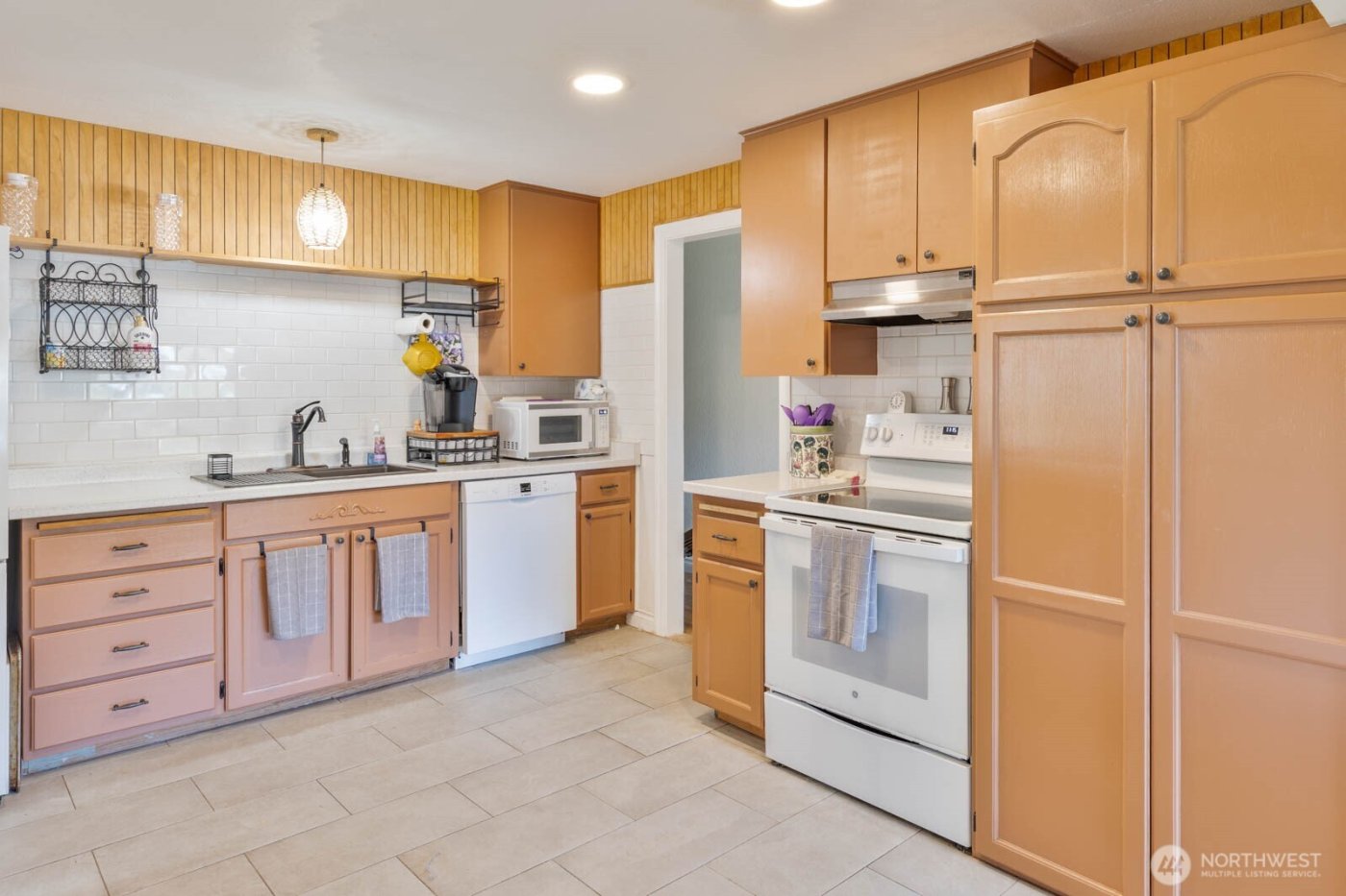 6028 S Prospect Street , Tacoma, WA 98409-6815