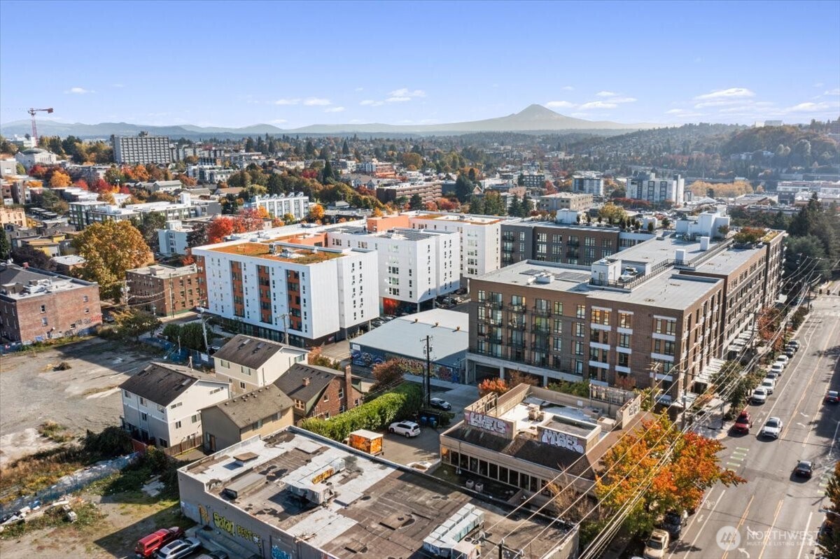 150 12th Avenue , Seattle, WA 98102