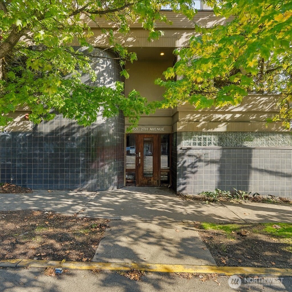 150 12th Avenue , Seattle, WA 98102