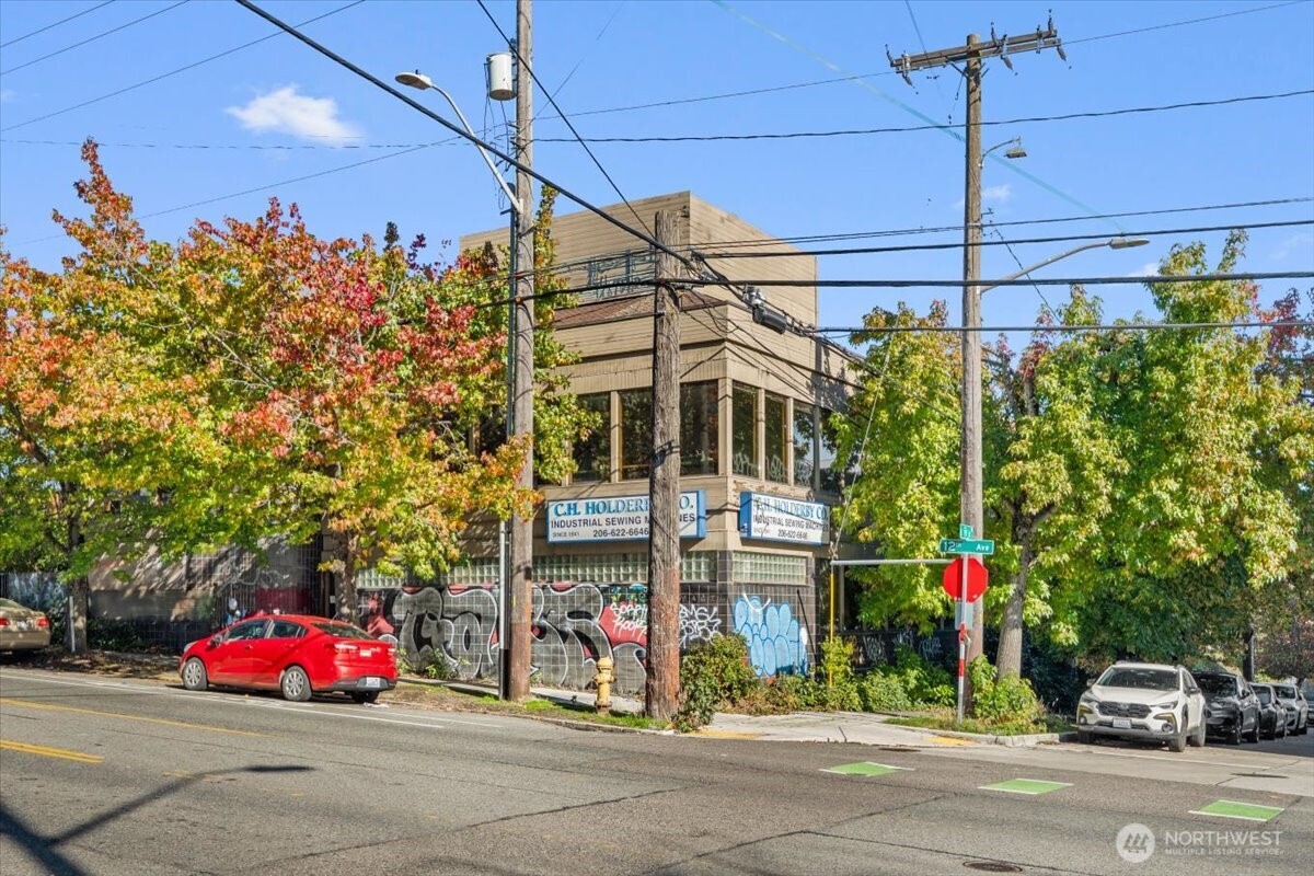 150 12th Avenue , Seattle, WA 98102