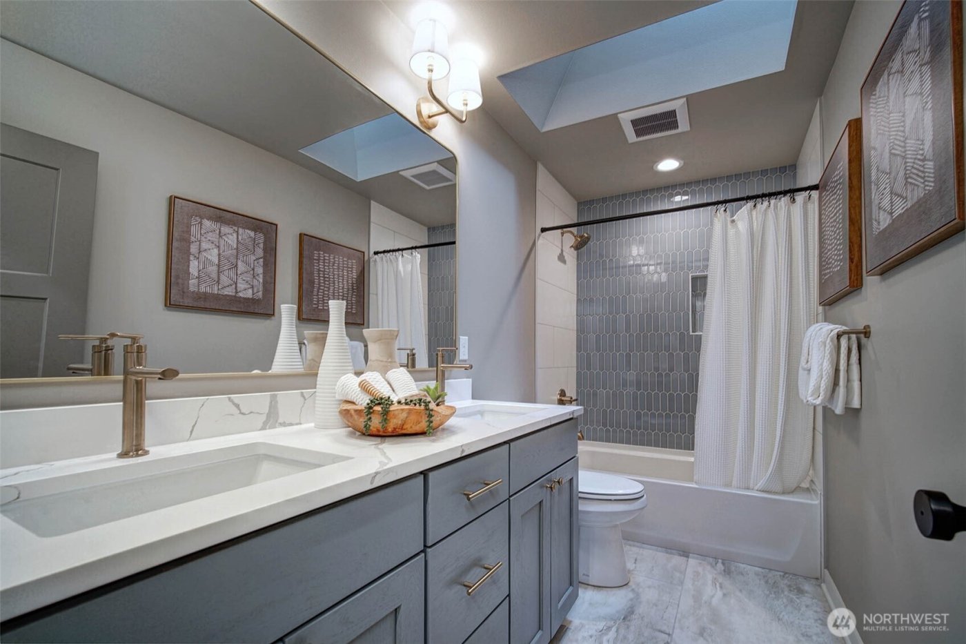 12818 NE 65th Lane , Kirkland, WA 98033