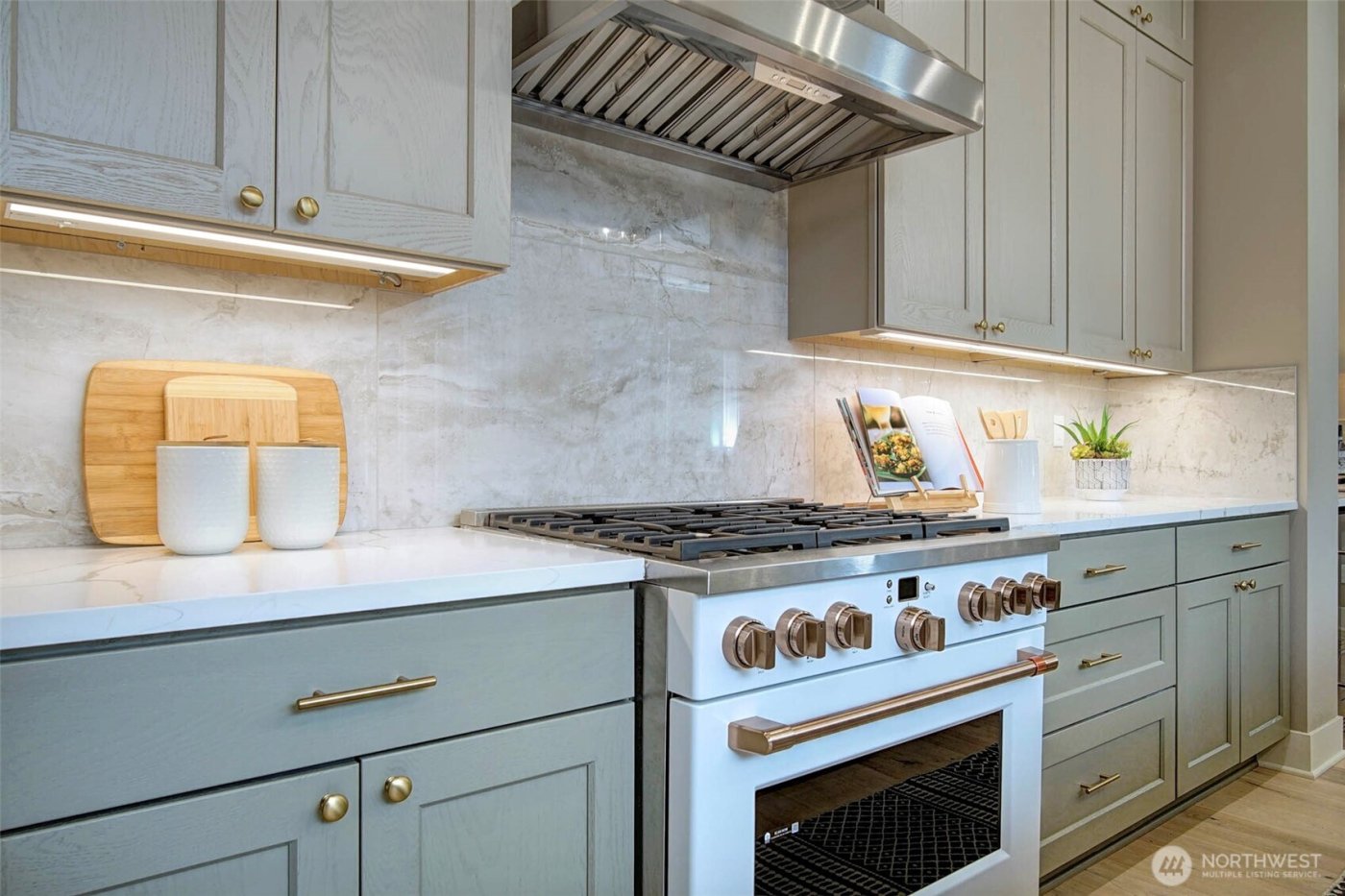 12818 NE 65th Lane , Kirkland, WA 98033