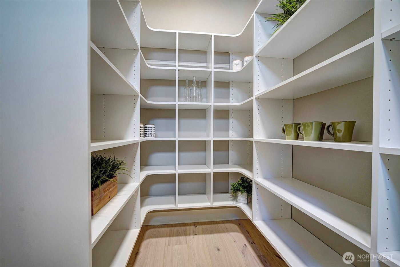 12818 NE 65th Lane , Kirkland, WA 98033