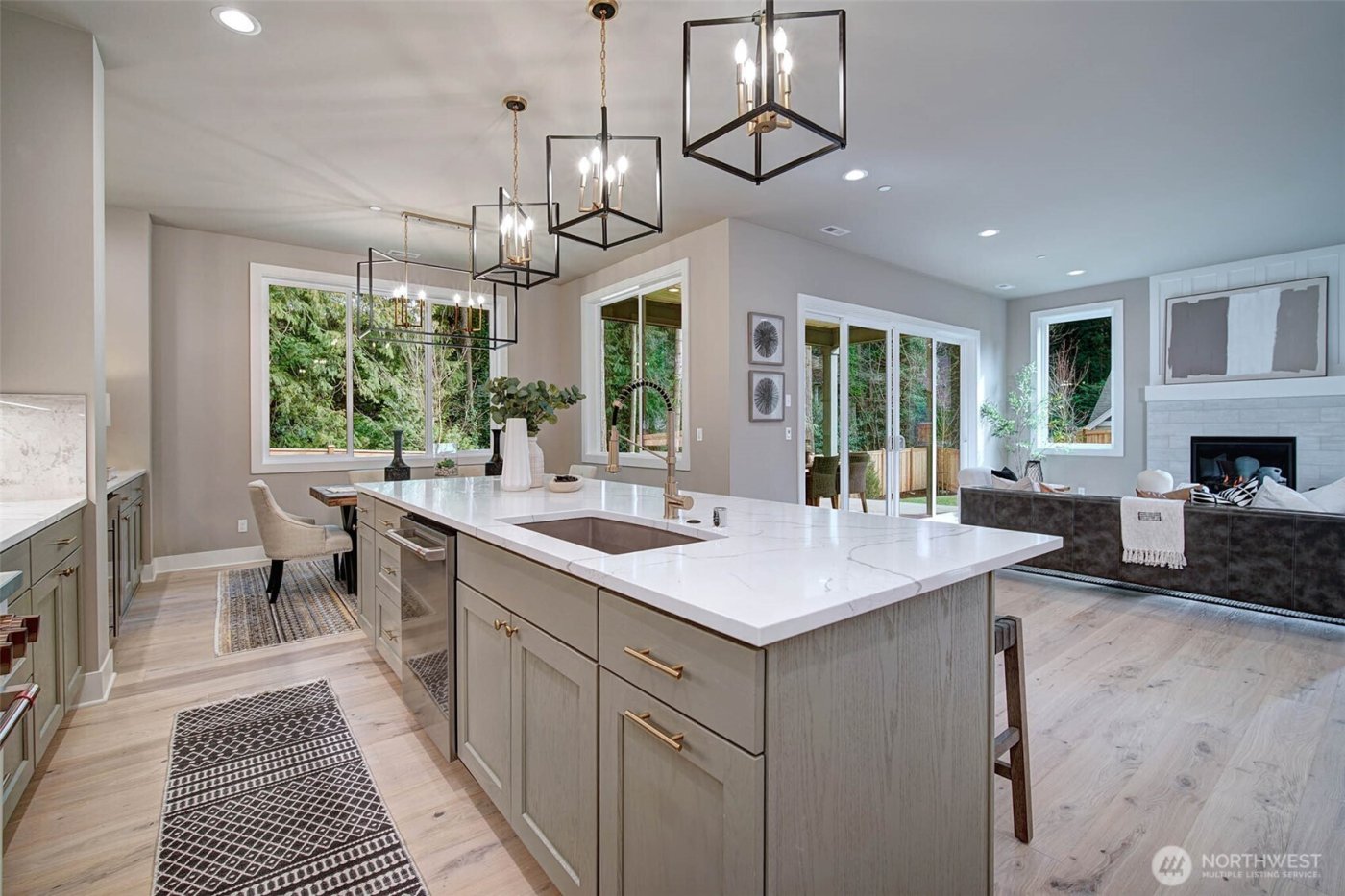 12818 NE 65th Lane , Kirkland, WA 98033