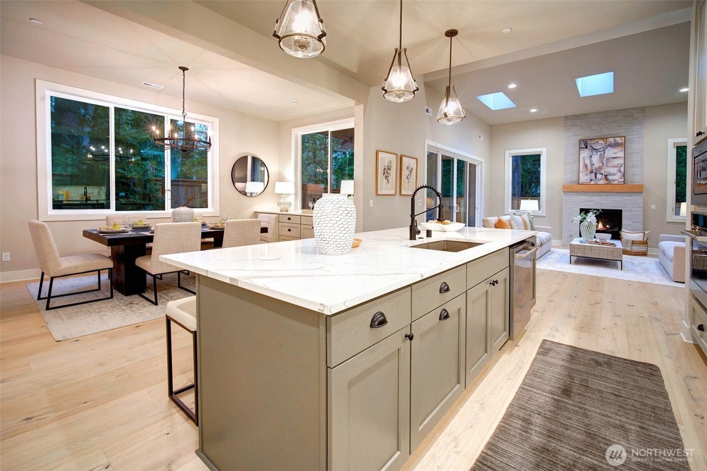 12813 NE 65th Lane , Kirkland, WA 98033