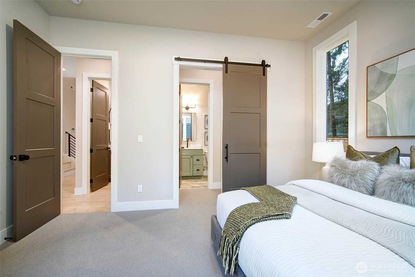 12813 NE 65th Lane , Kirkland, WA 98033