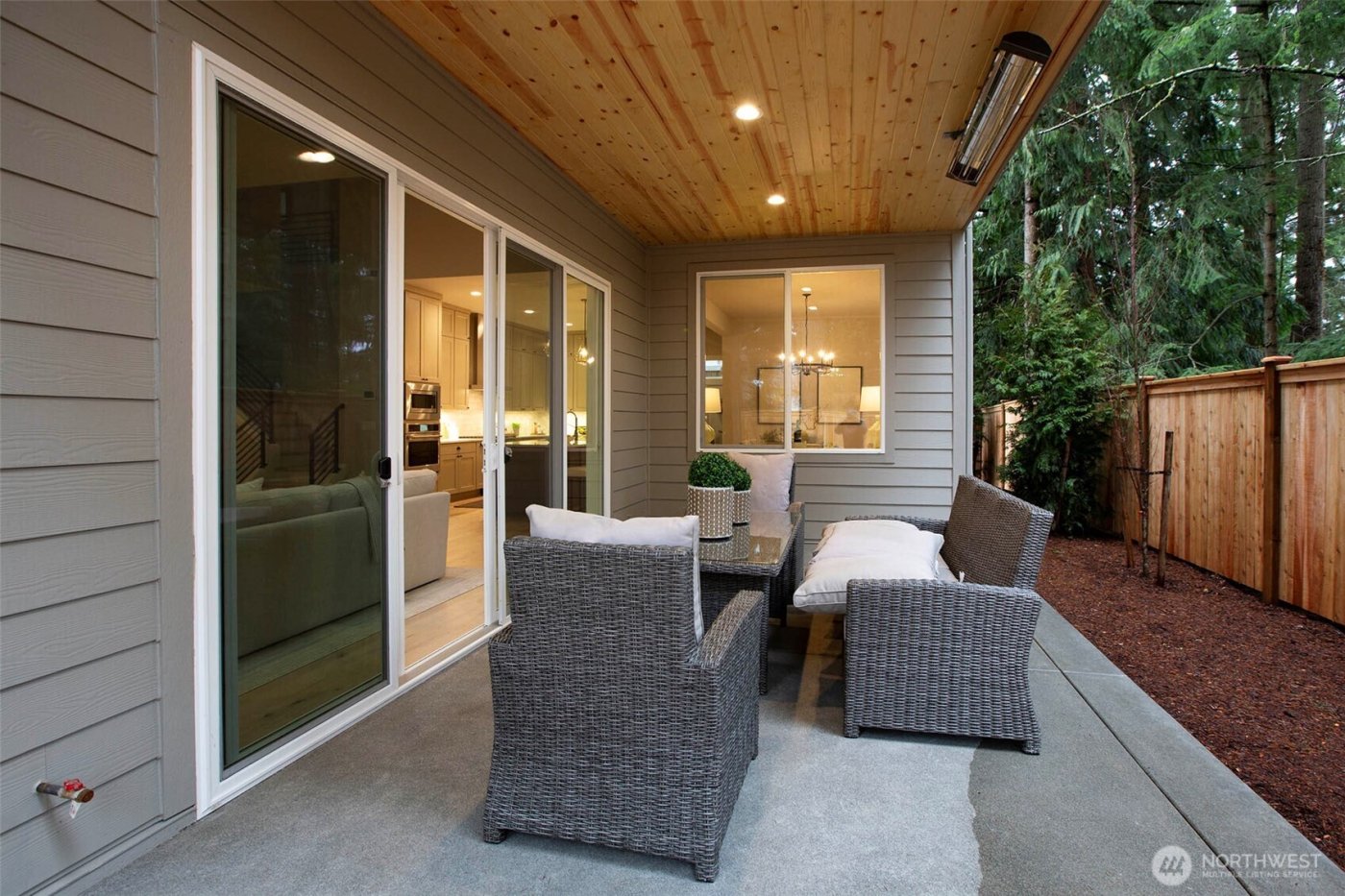 12813 NE 65th Lane , Kirkland, WA 98033