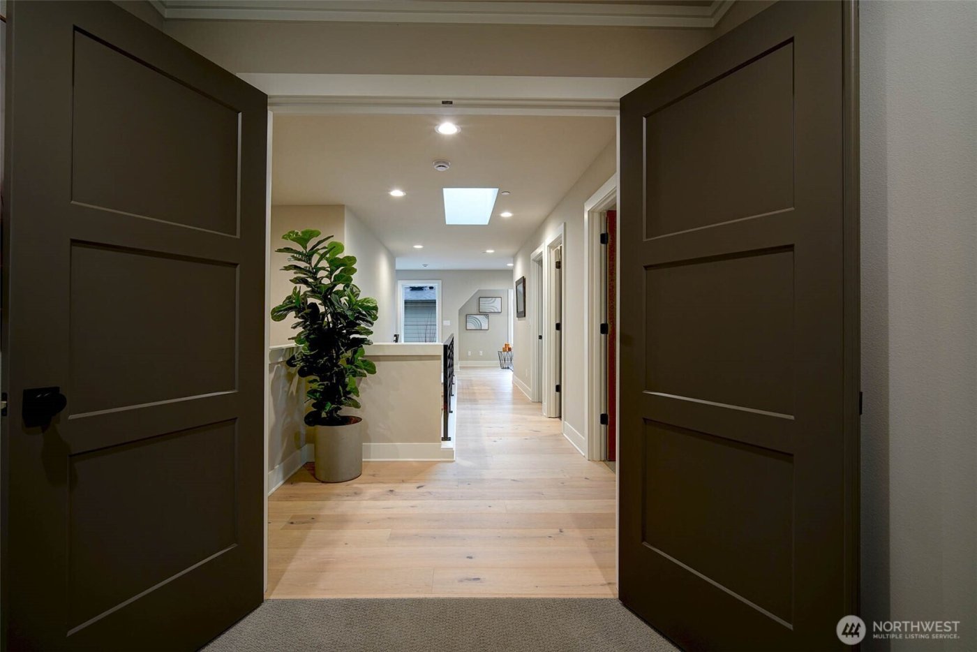 12813 NE 65th Lane , Kirkland, WA 98033