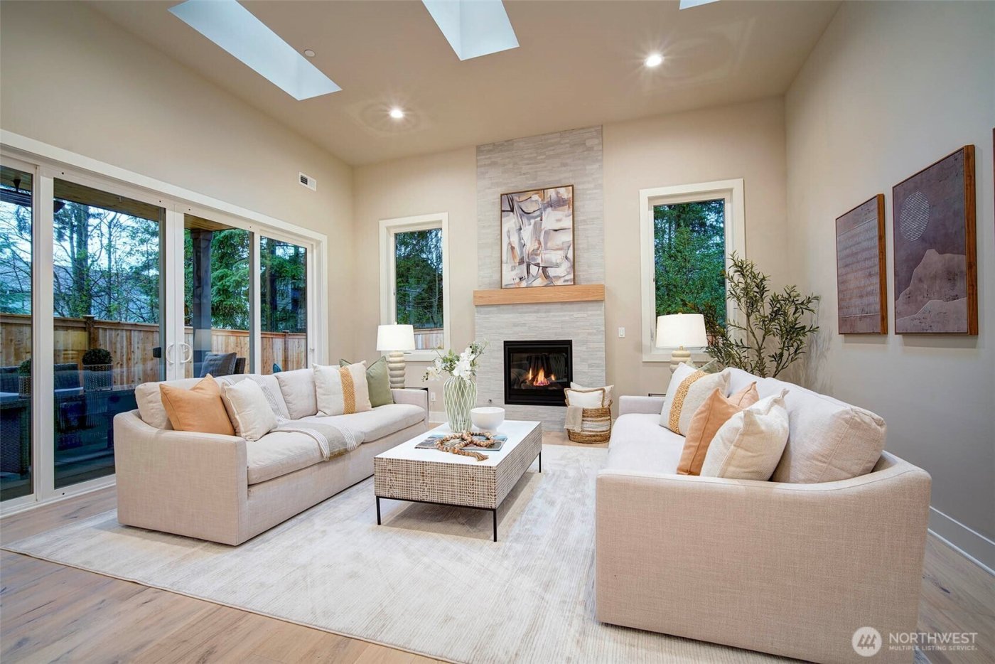 12813 NE 65th Lane , Kirkland, WA 98033