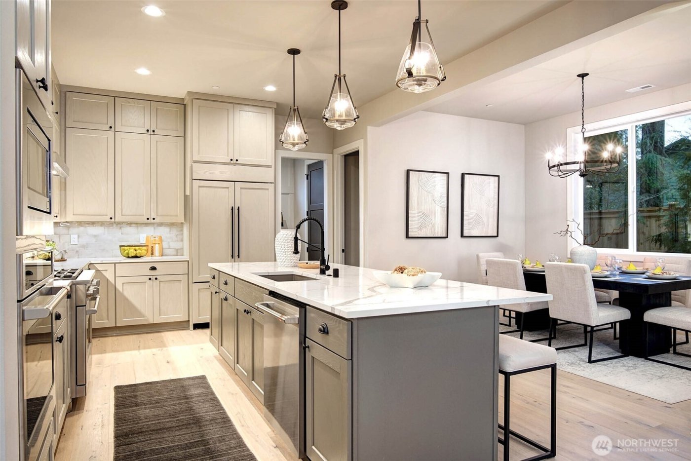 12813 NE 65th Lane , Kirkland, WA 98033