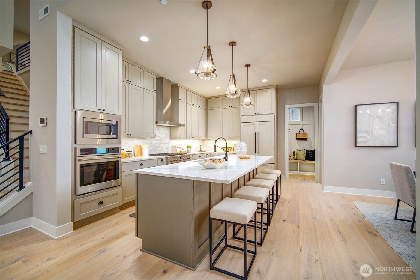 12813 NE 65th Lane , Kirkland, WA 98033