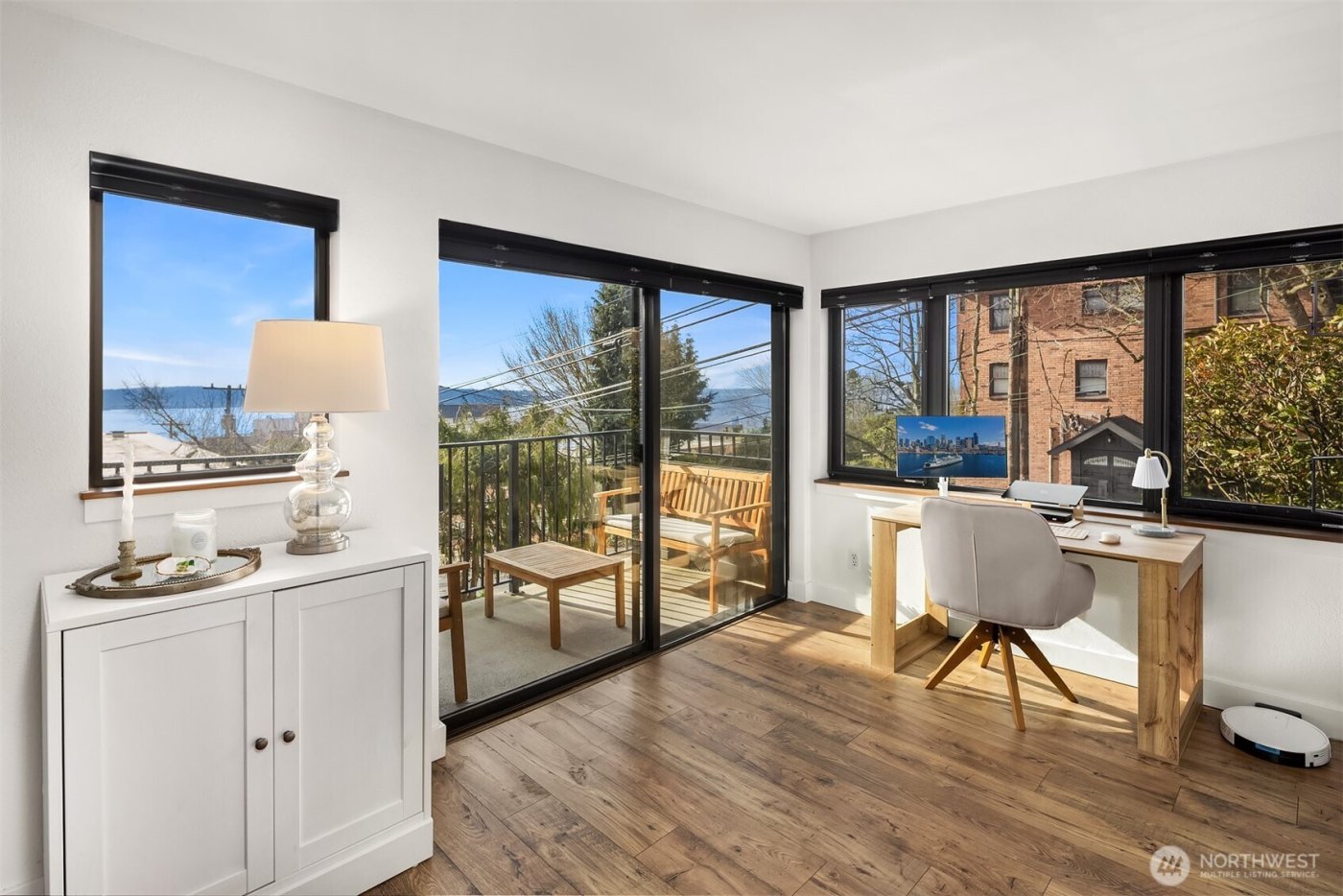 7 Highland Drive #101, Seattle, WA 98109