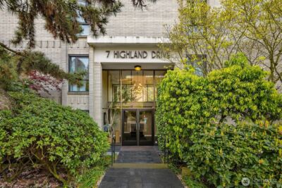 7 Highland Drive #101, Seattle, WA 98109 - Photo 2