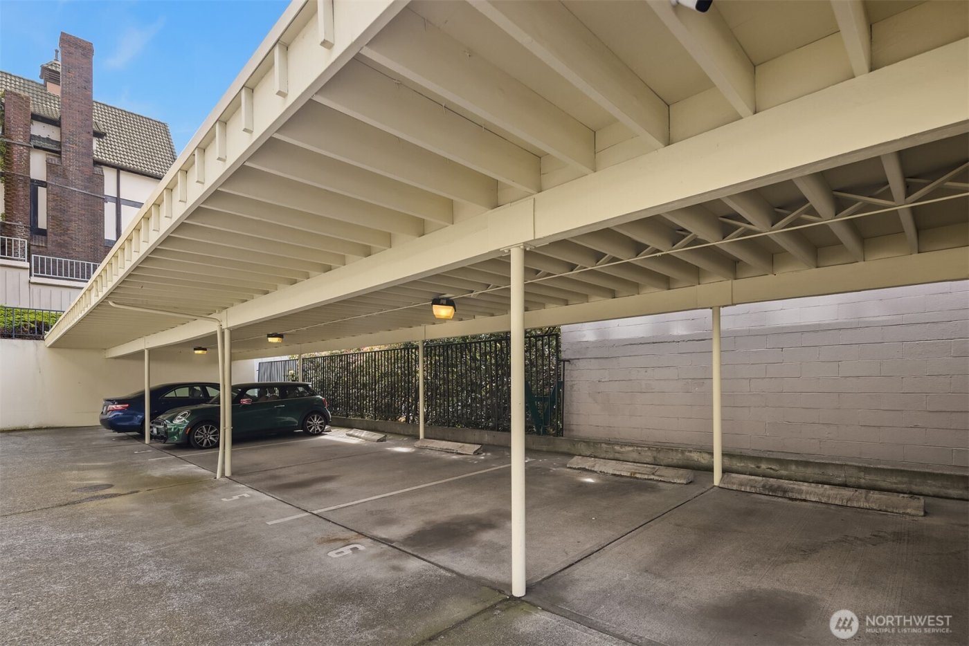 7 Highland Drive #101, Seattle, WA 98109