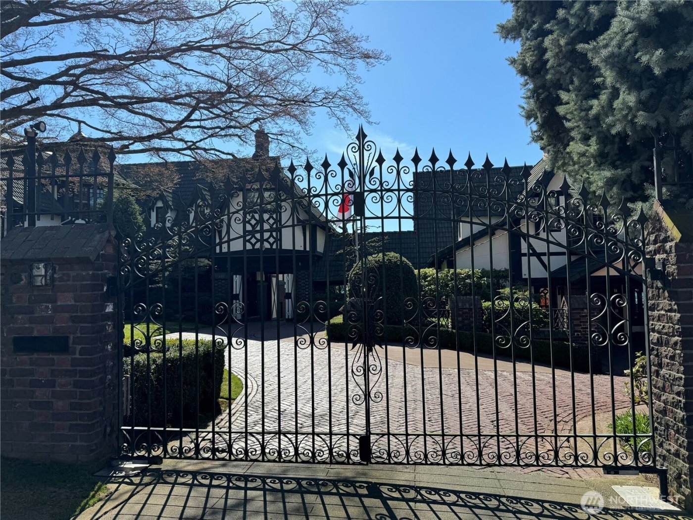 7 Highland Drive #101, Seattle, WA 98109