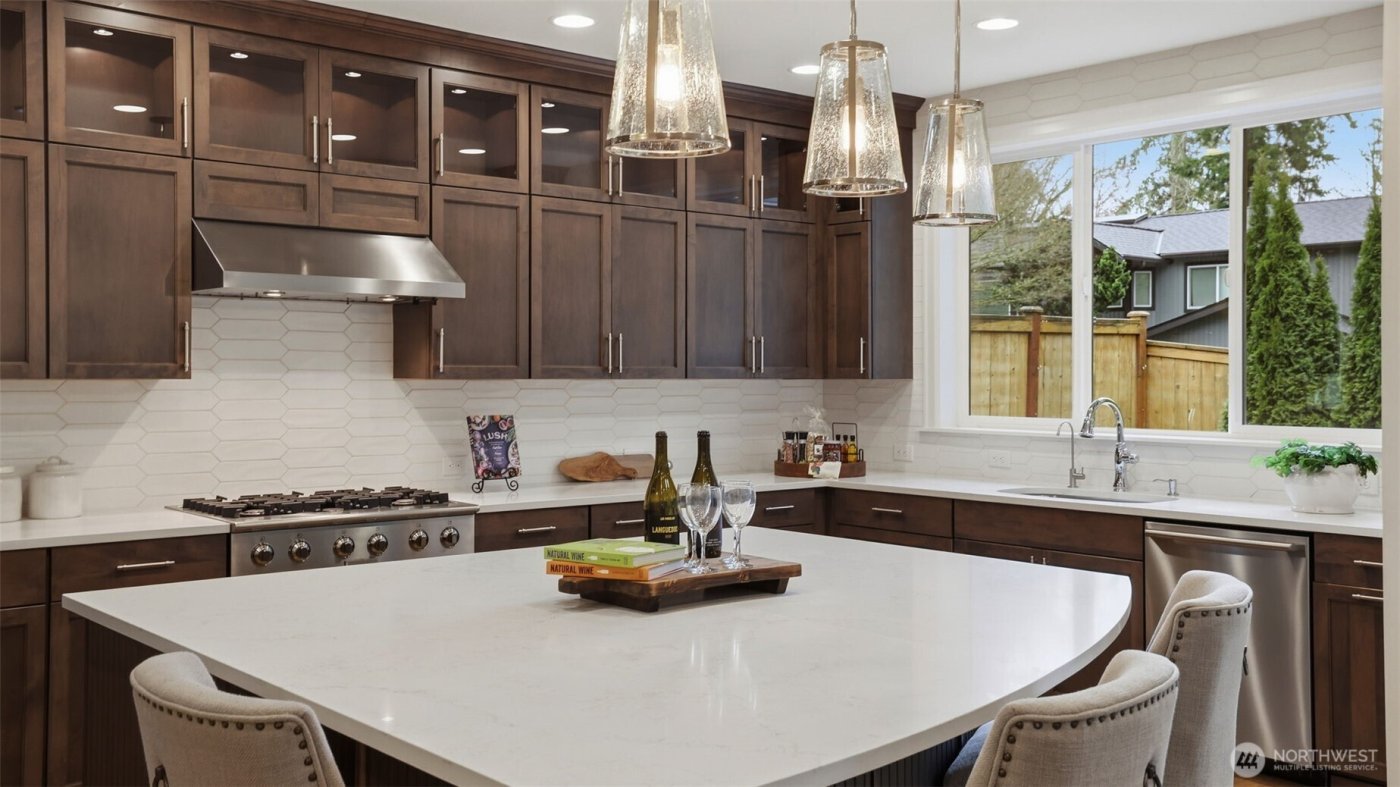 21801 SE 1st Street , Sammamish, WA 98074