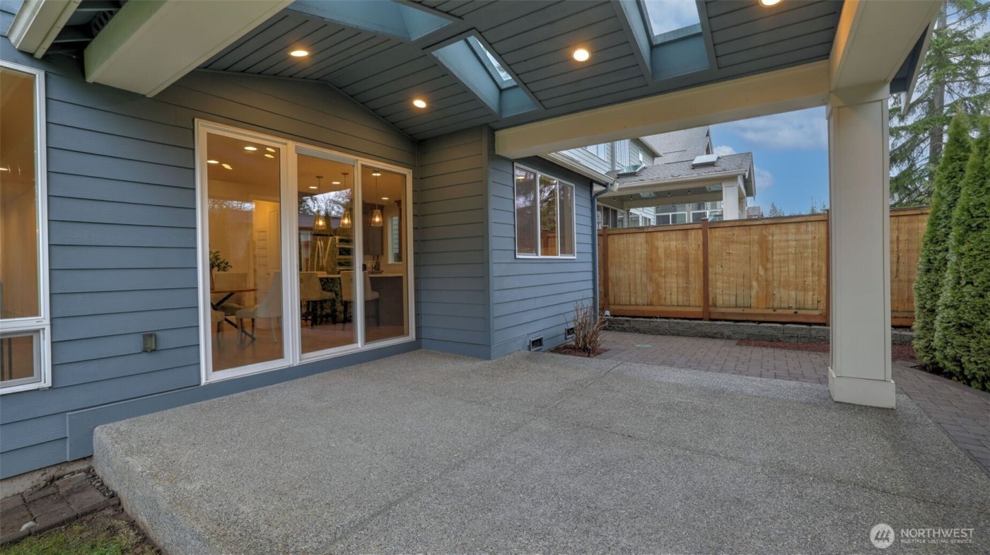 21801 SE 1st Street , Sammamish, WA 98074