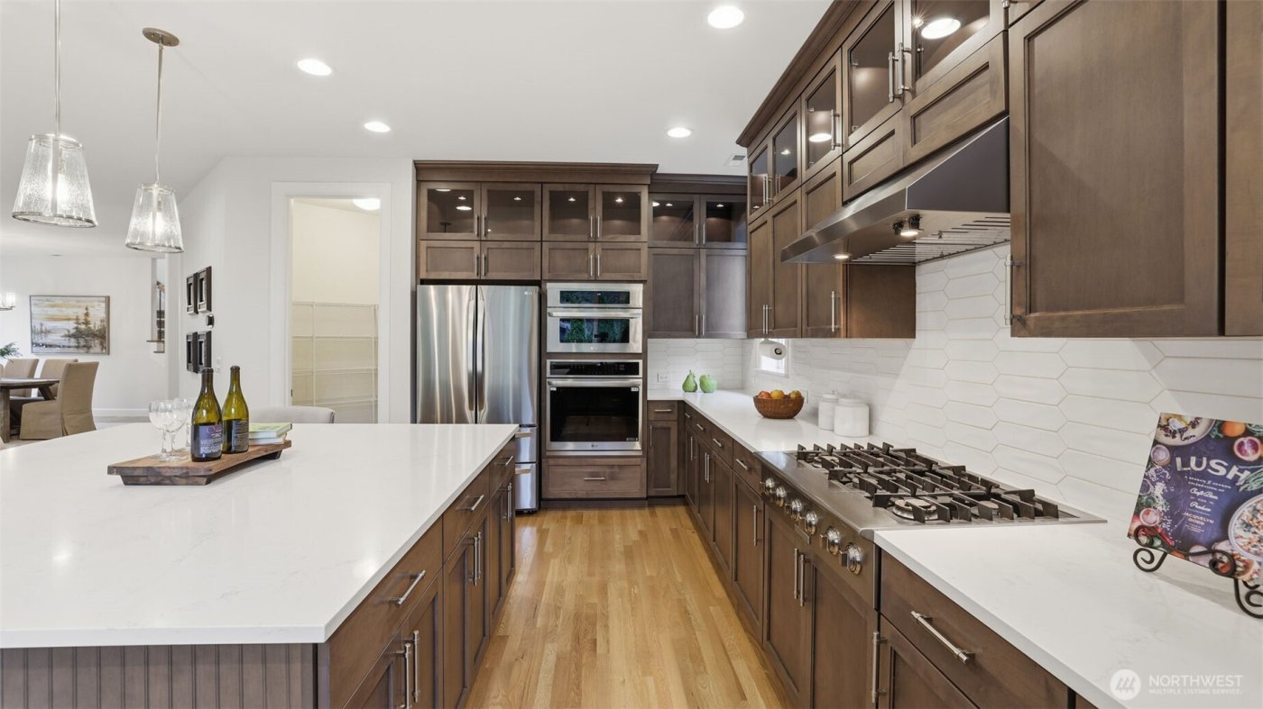 21801 SE 1st Street , Sammamish, WA 98074