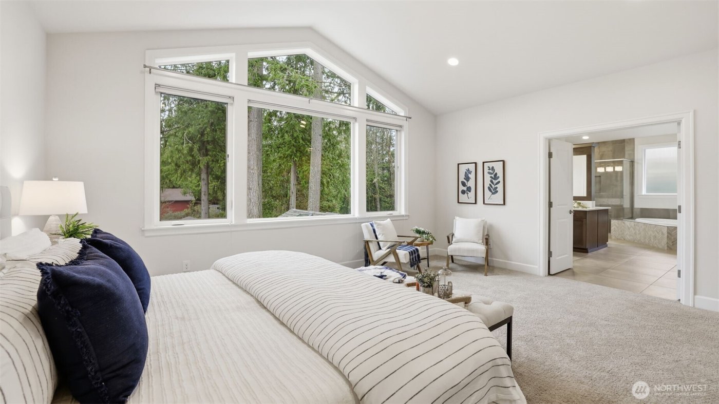 21801 SE 1st Street , Sammamish, WA 98074