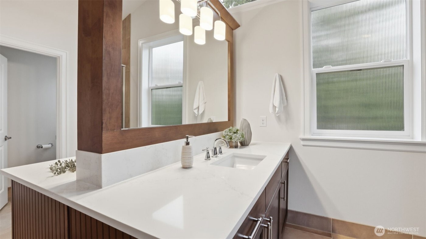 21801 SE 1st Street , Sammamish, WA 98074