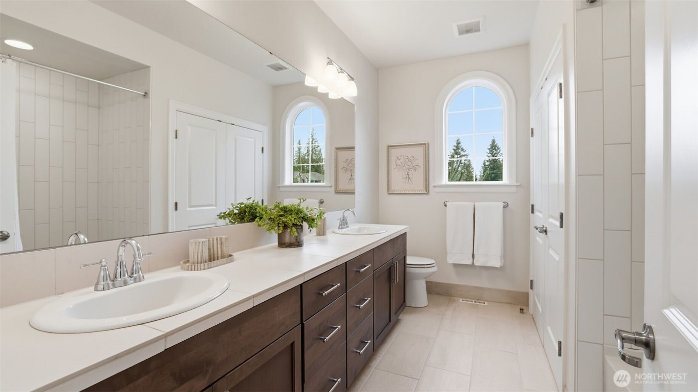 21801 SE 1st Street , Sammamish, WA 98074