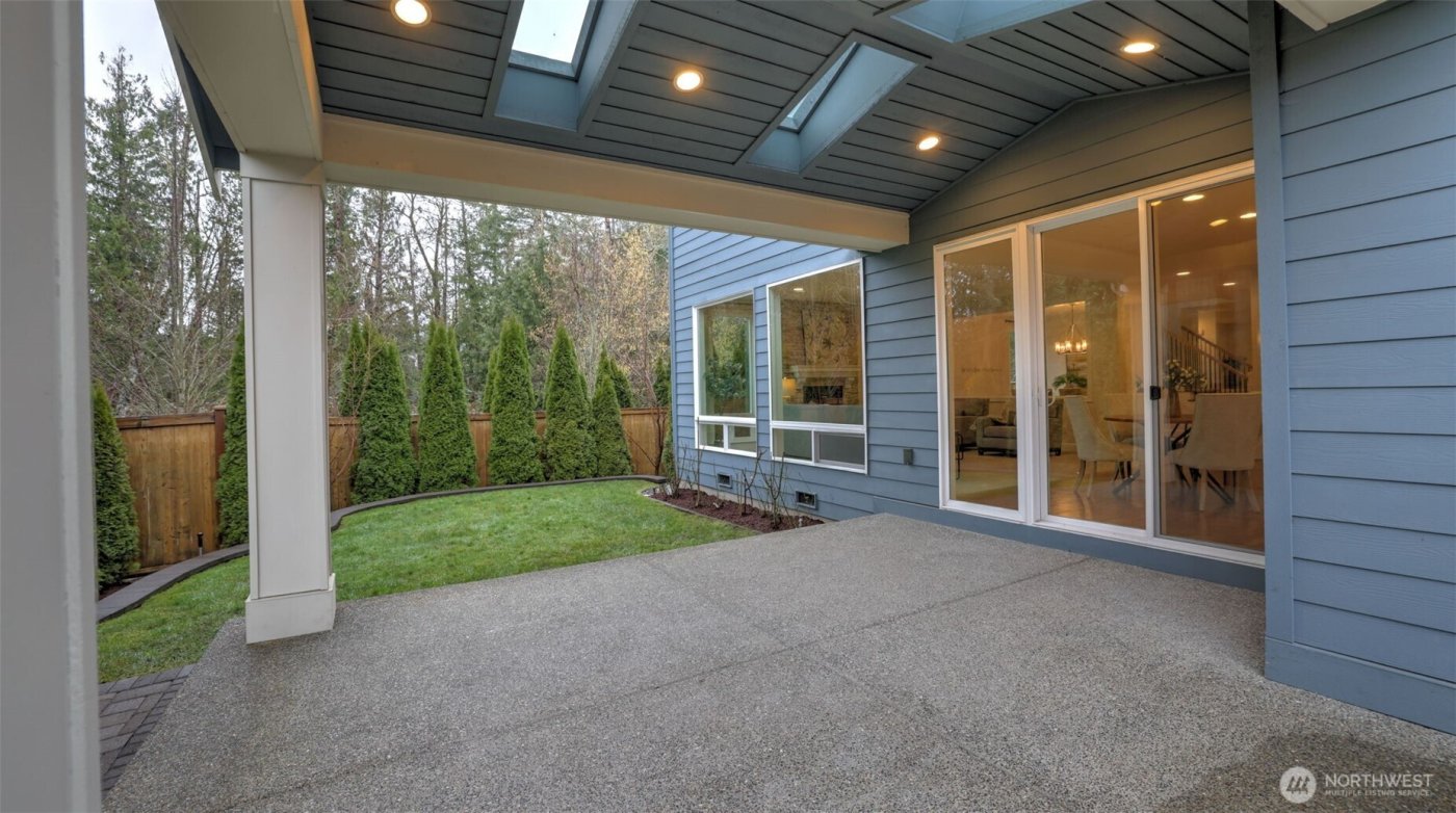 21801 SE 1st Street , Sammamish, WA 98074