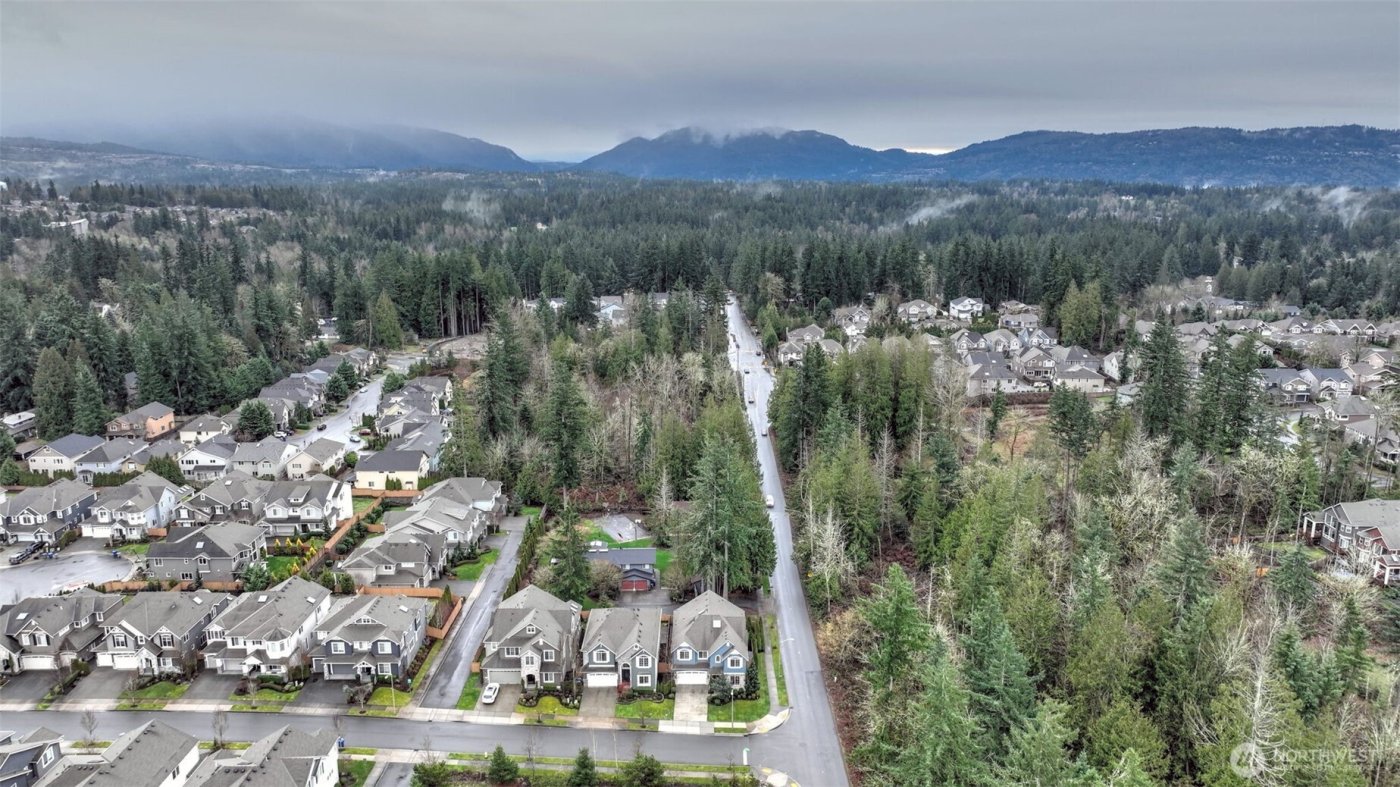 21801 SE 1st Street , Sammamish, WA 98074