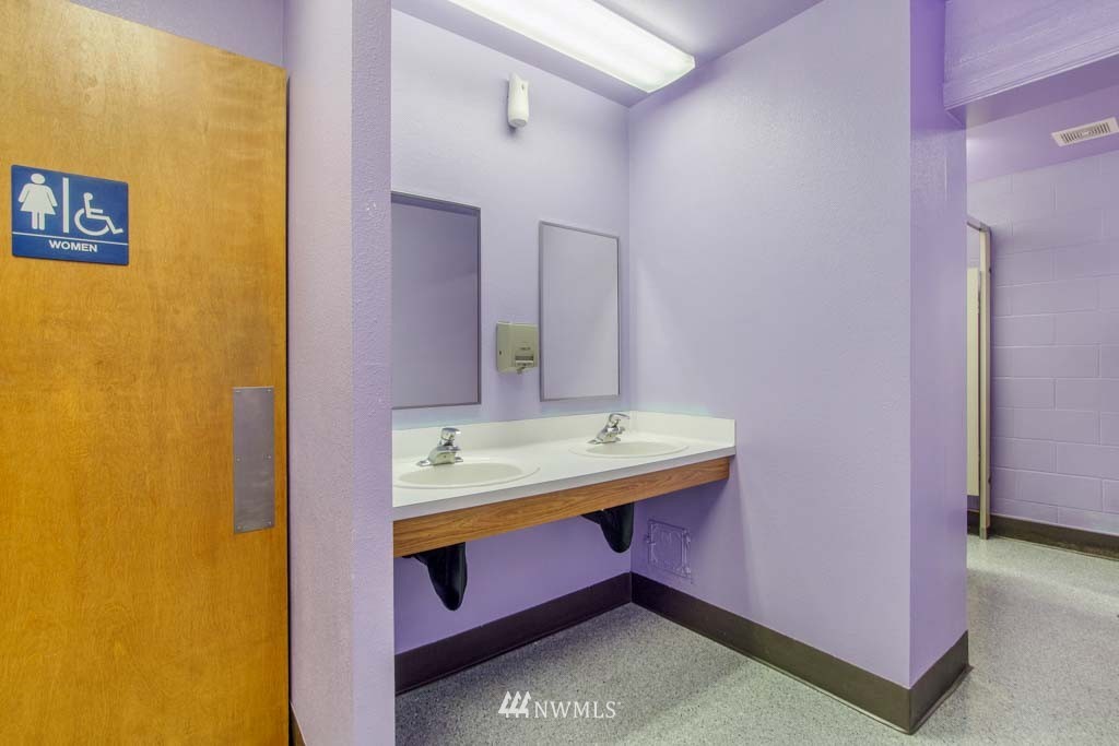 115 Mashell Avenue S, Eatonville, WA 98328