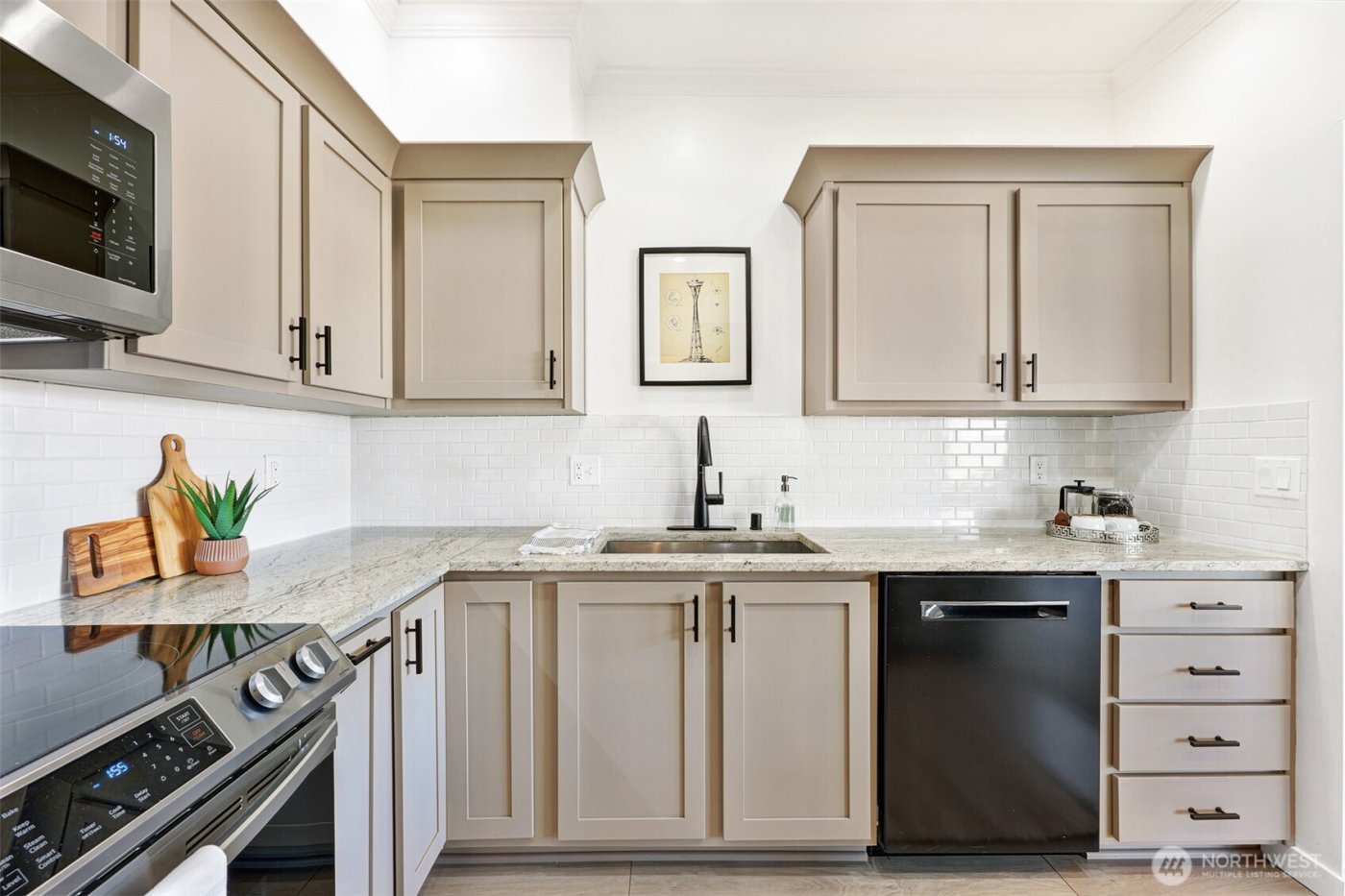 2618 4th Avenue N #504, Seattle, WA 98109