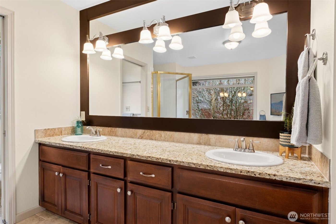 19301 4th Place SW, Normandy Park, WA 98166