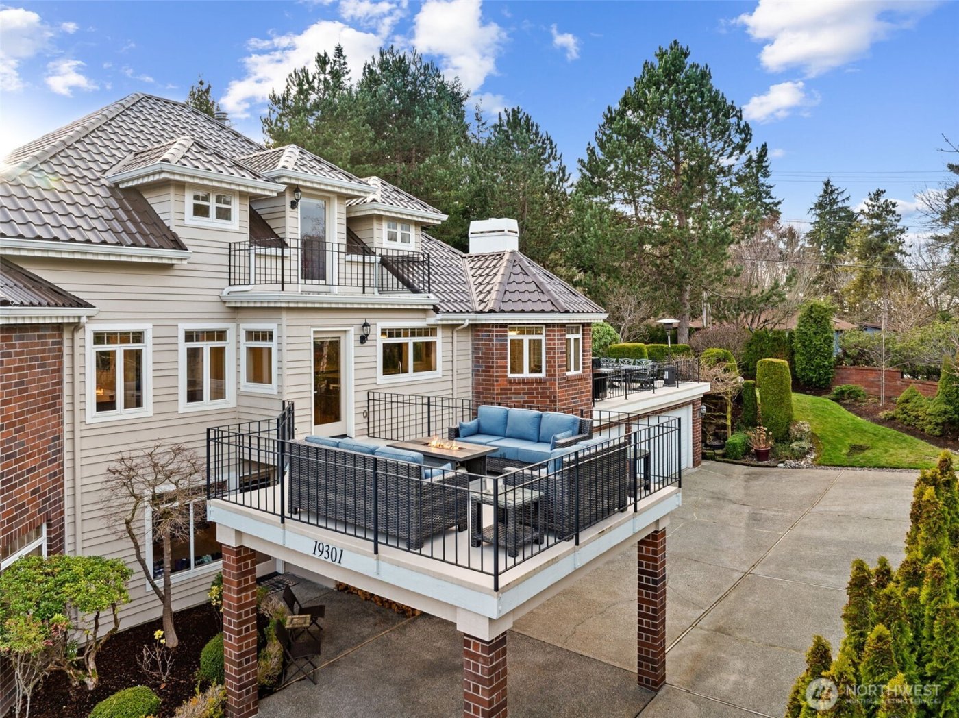 19301 4th Place SW, Normandy Park, WA 98166