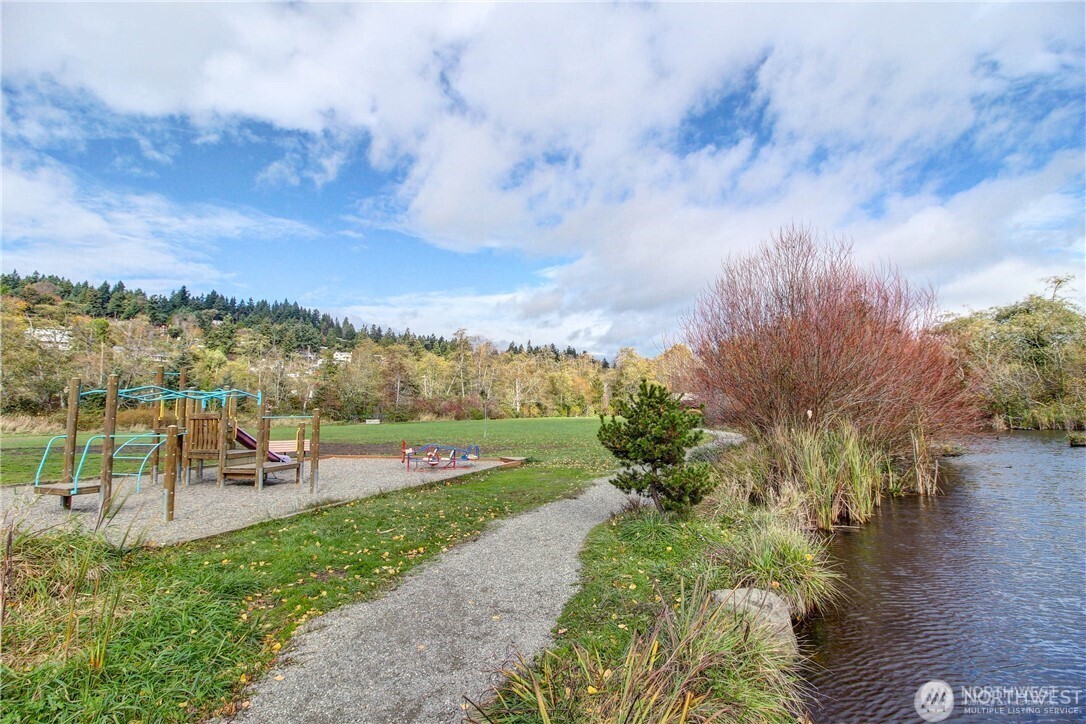 19301 4th Place SW, Normandy Park, WA 98166