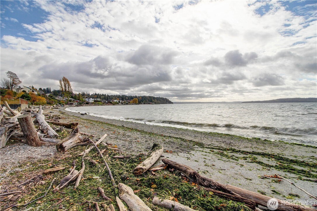 19301 4th Place SW, Normandy Park, WA 98166